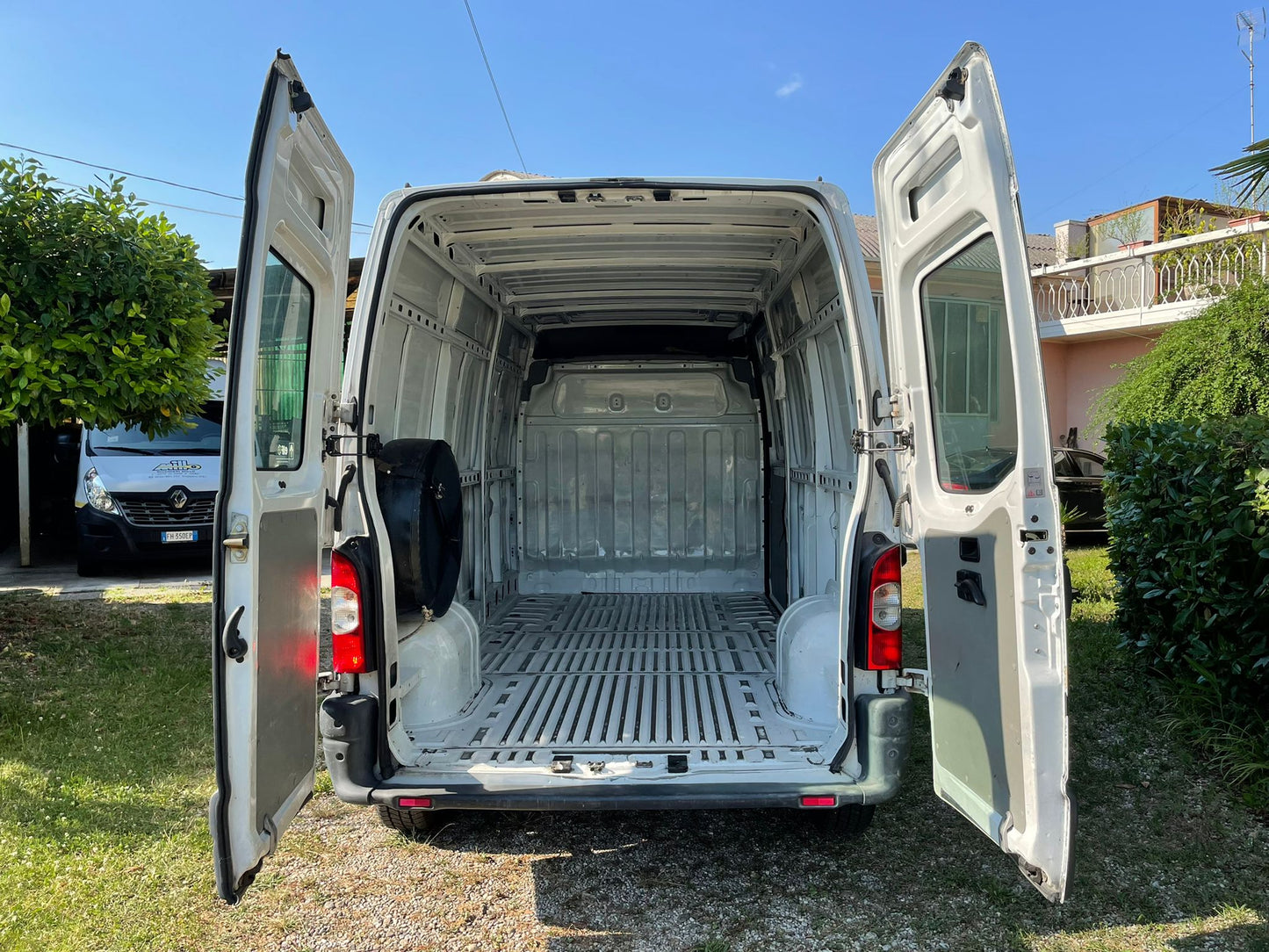 Renault Master 2.4 passo lungo tetto alto